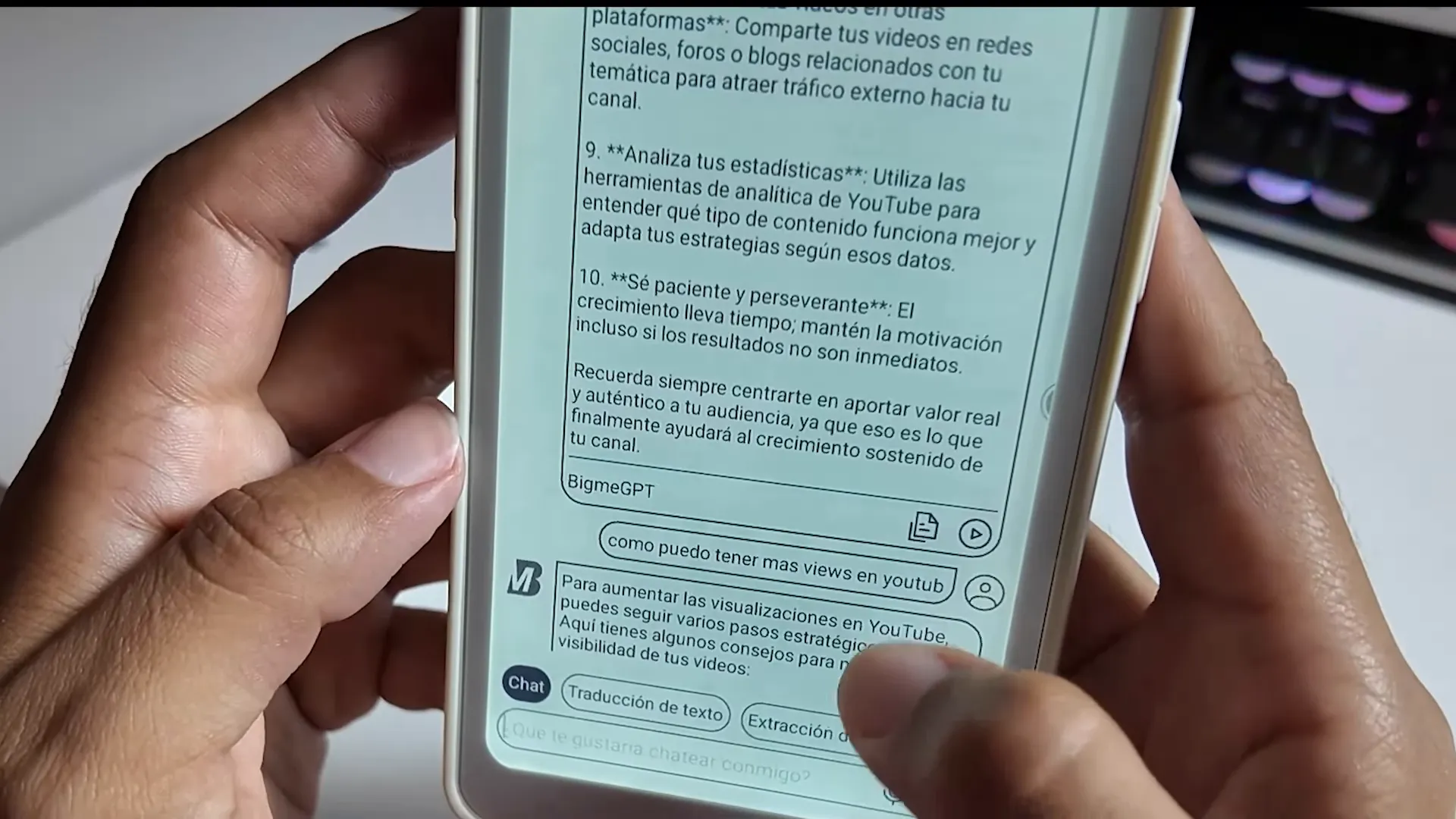 Interfaz mostrando aplicaciones y la función de inteligencia artificial BigM AI respondiendo preguntas